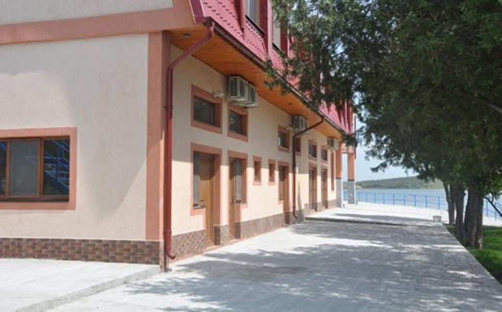 Complex Domneasca Hotel Seimeni Exterior photo